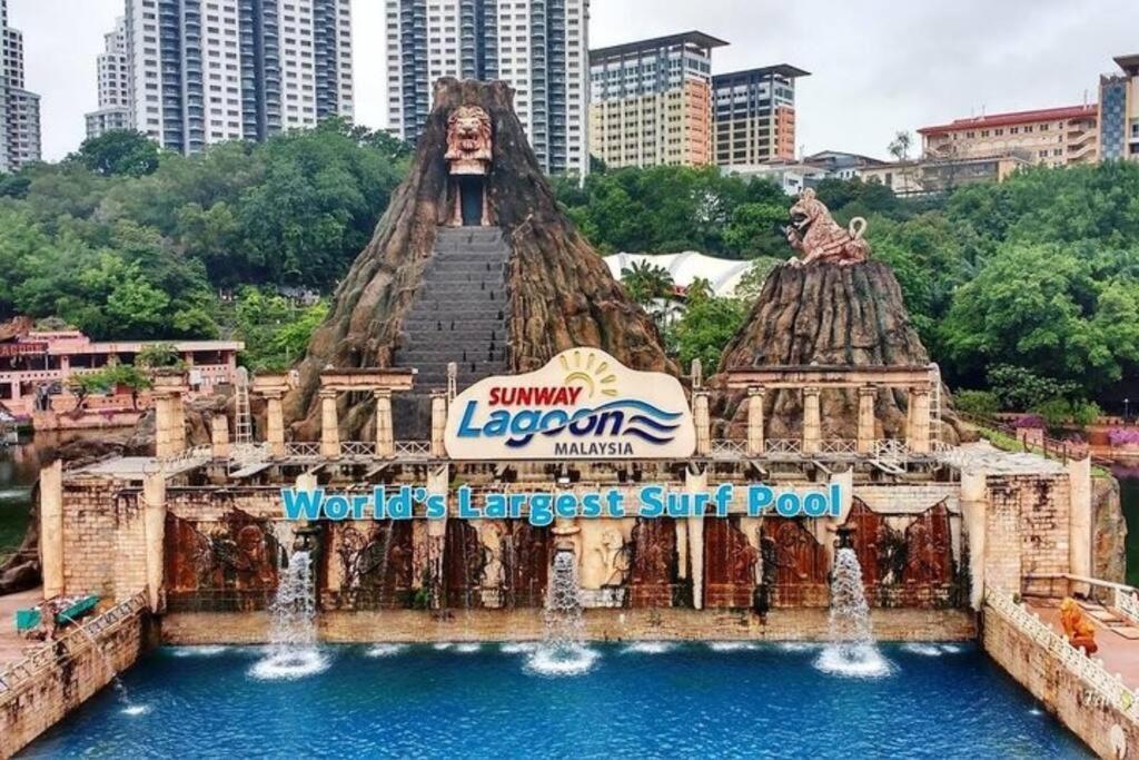 Elegant Homes 9Pax 5Bed Sunway Pyramid-Lagoon 2 Car Park Petaling Jaya Bagian luar foto